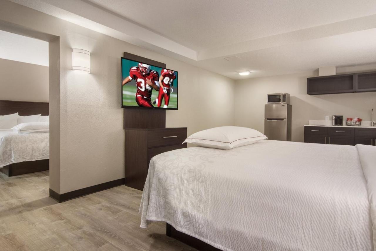 Red Roof Inn Plus & Suites อีรี ภายนอก รูปภาพ