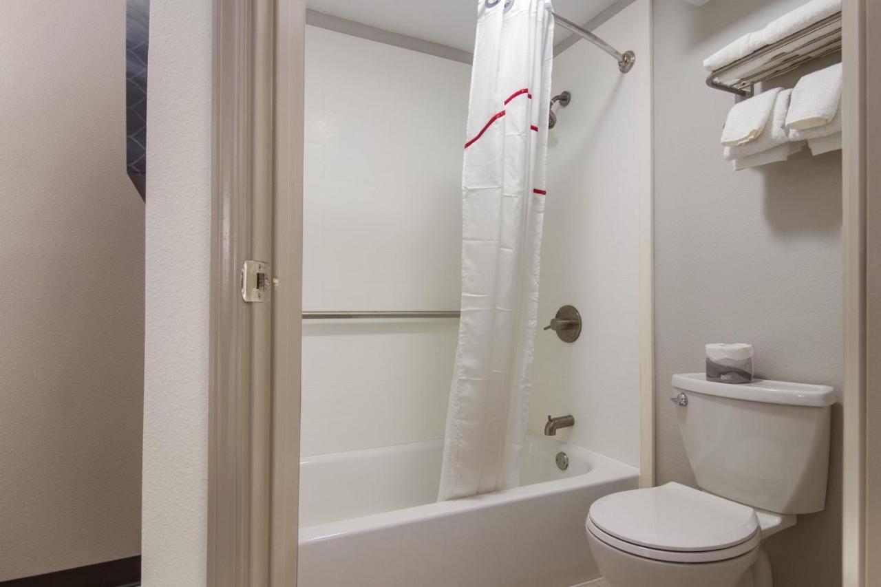 Red Roof Inn Plus & Suites อีรี ภายนอก รูปภาพ