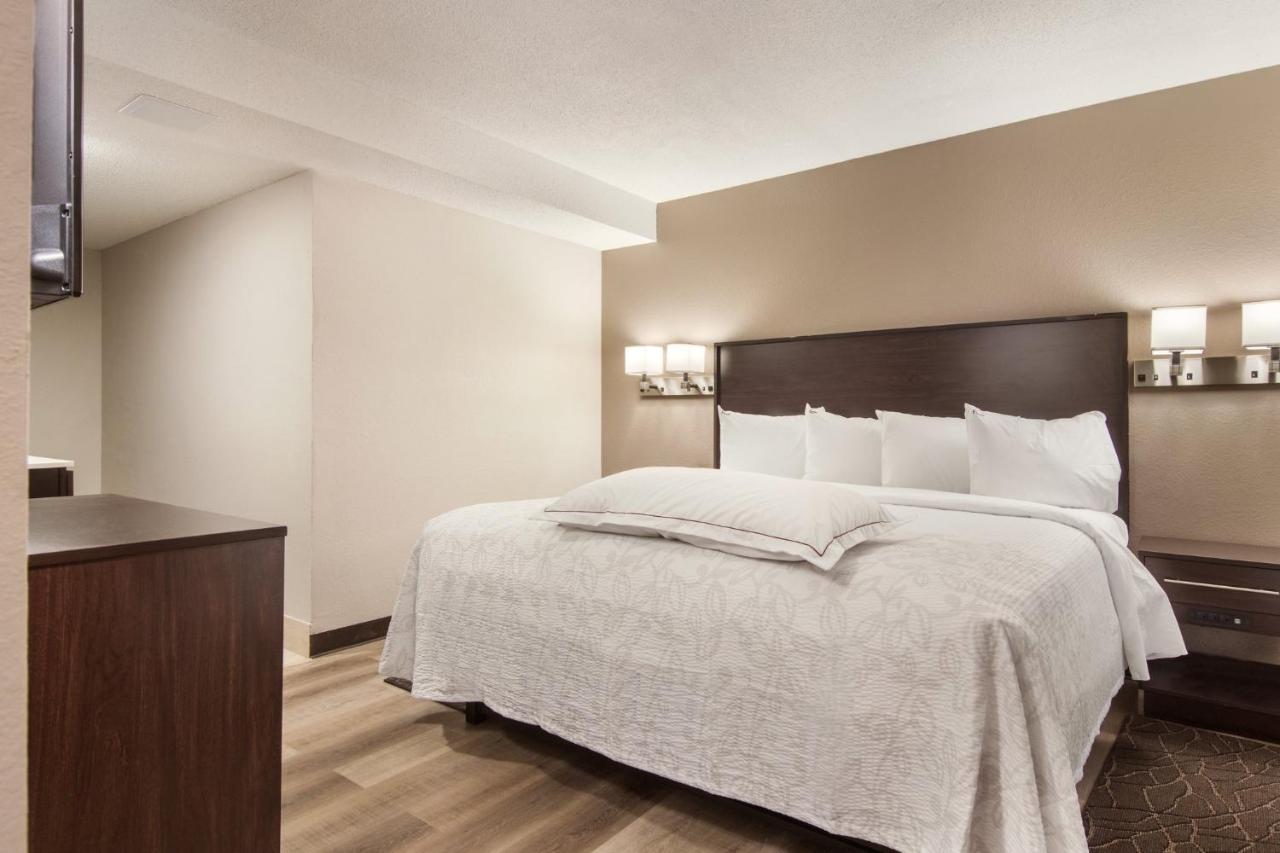 Red Roof Inn Plus & Suites อีรี ภายนอก รูปภาพ