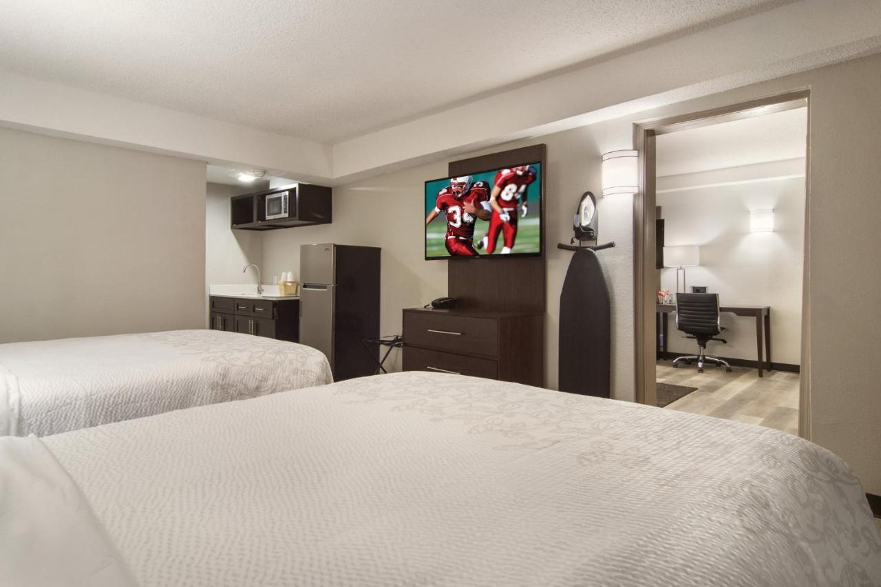Red Roof Inn Plus & Suites อีรี ภายนอก รูปภาพ